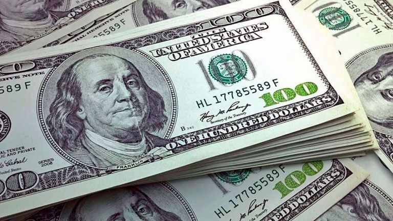 El Banco Central elimina restricciones del cepo cambiario y libera el límite de extracciones en el exterior