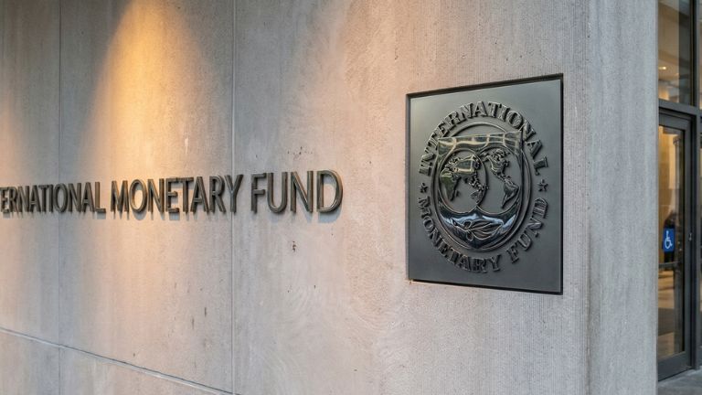 FMI activa desembolso de $1.000 millones tras aprobación de acuerdo con Argentina